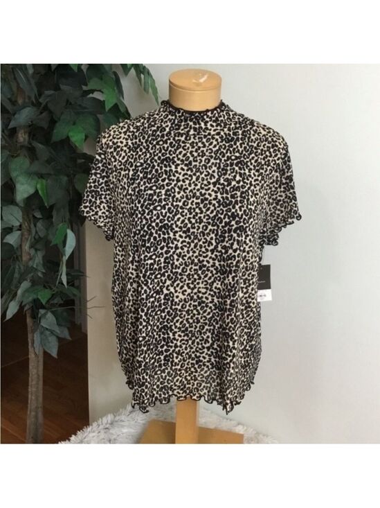 Nine West Tops - Nine West animal print ruffled mockneck short sleeve top Woman’s XL